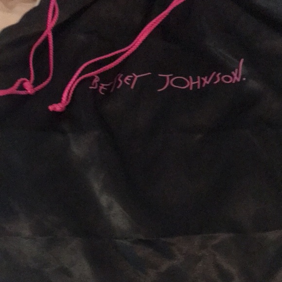 Besty Johnson cover bag in black satin like material with pick pull string . - Picture 4 of 4